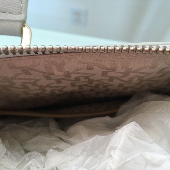 DKNY Light Gray Double Zip Crossbody Handbag NWT - Picture 13 of 15